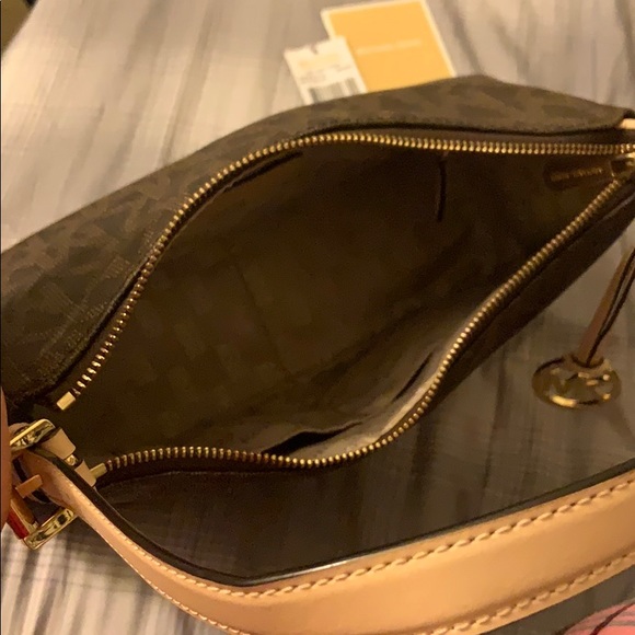 Michael Kors purse - Picture 3 of 4